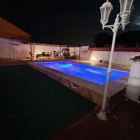 Con Acceso A Piscina Апартаменты *