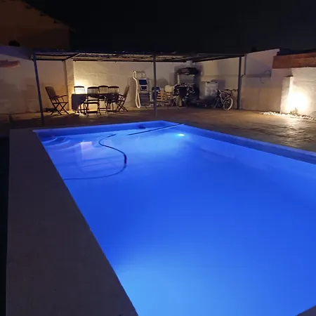 Con Acceso A Piscina Апартаменты *